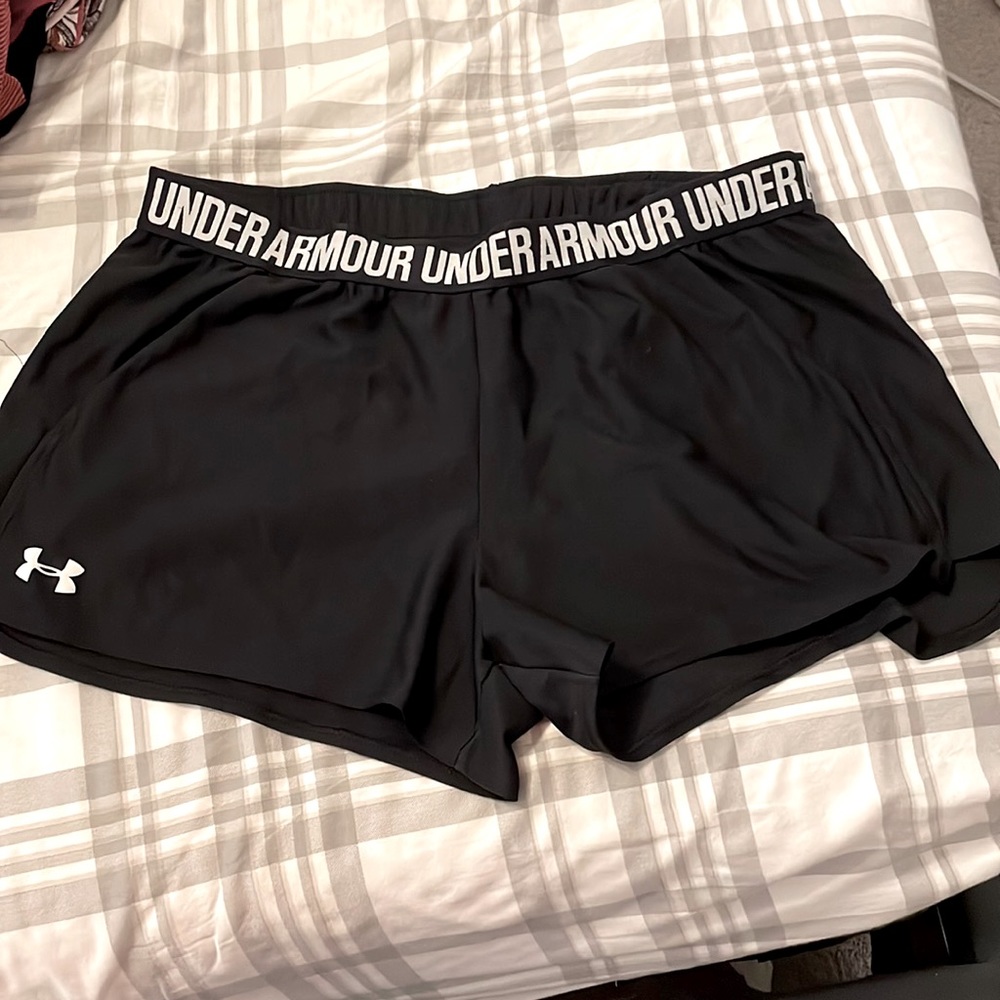 Size Xl. Under Armour shorts.